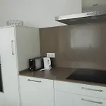 Hamabi Apartment
