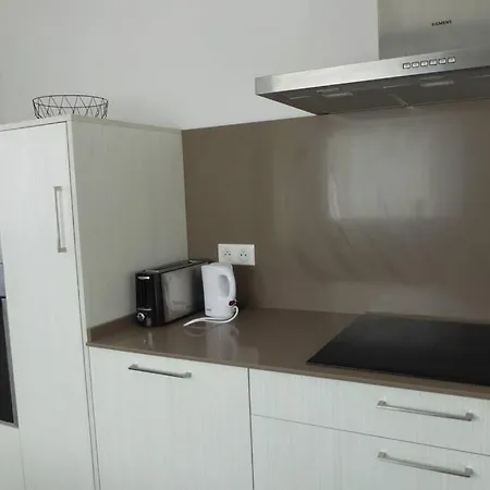 Hamabi Apartment